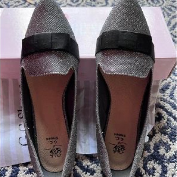 Black bow and Gray with sparkles flat shoes for woman  - size 6.5 - Picture 1 of 6
